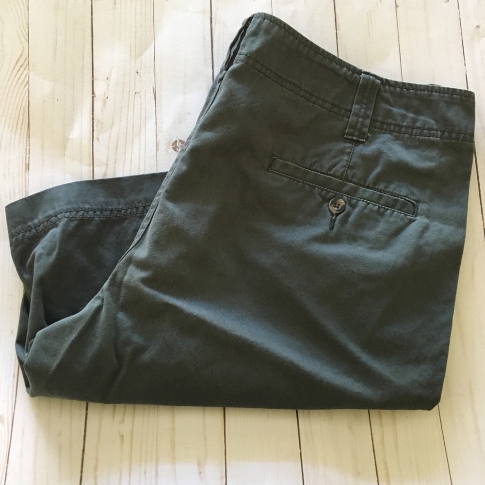 MOSSIMO size 40 Gray Shorts